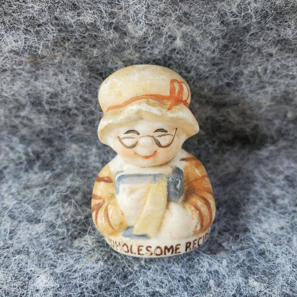 Hersheys Vintage Wholesome Recipe Grandma Thimble By J.H. Schuler Co. Taiwan